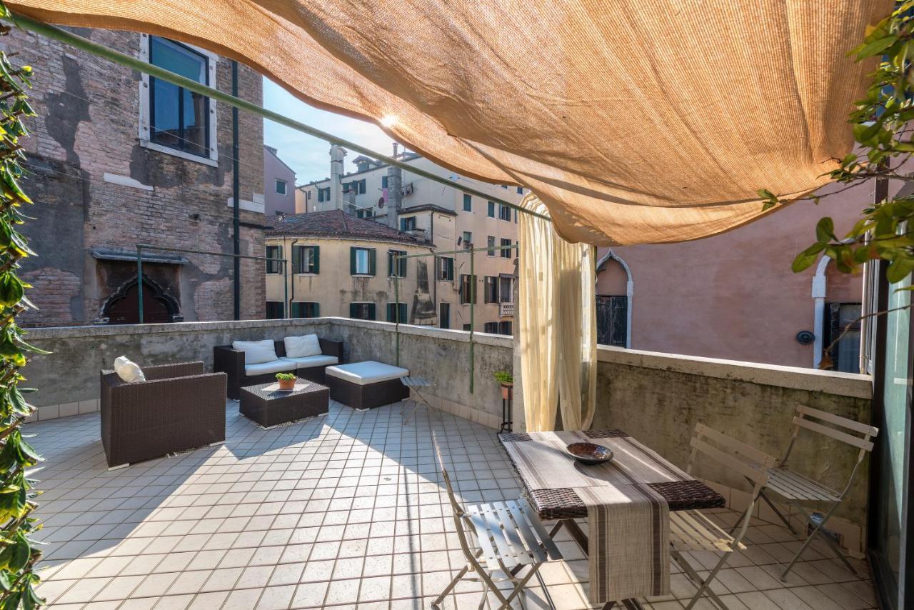 Tre Sestieri Terrace Canal View * Venedig